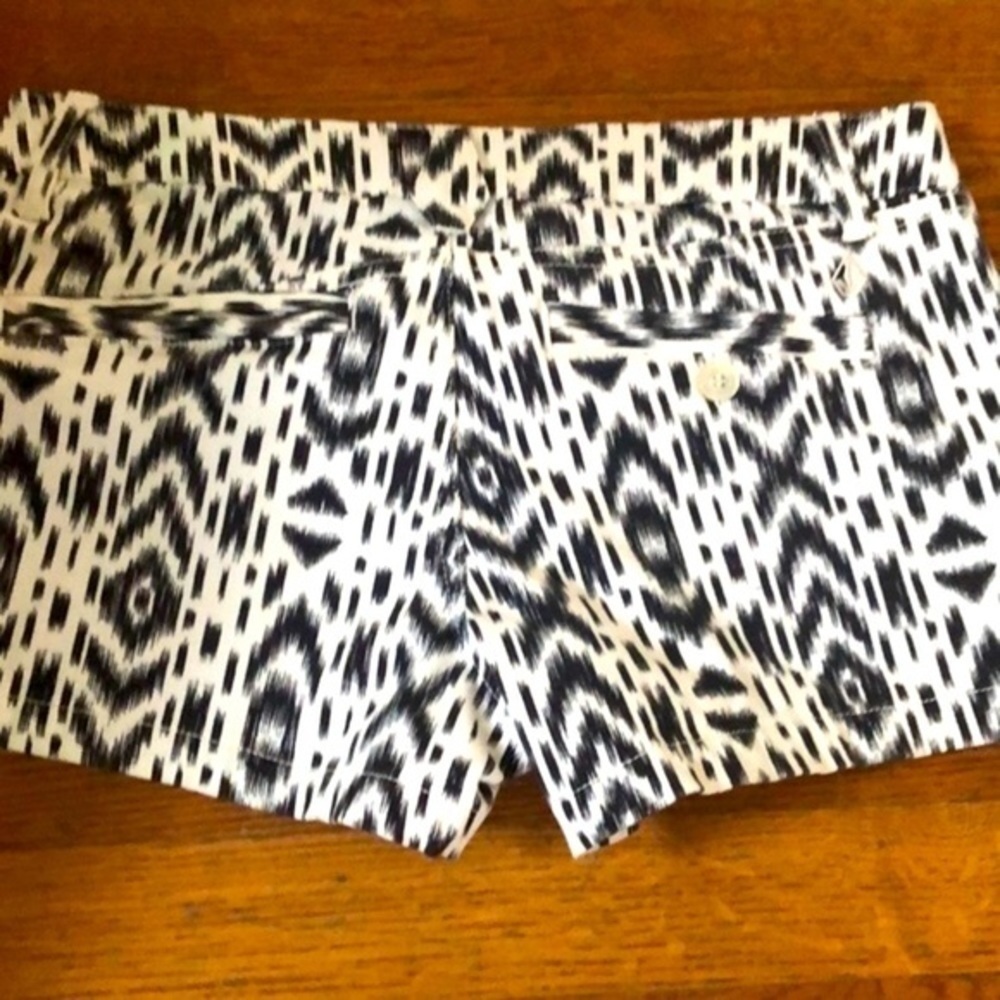 Volcom Black and White Geometric Pattern flat front khaki chino shorts size 3 - Picture 9 of 10